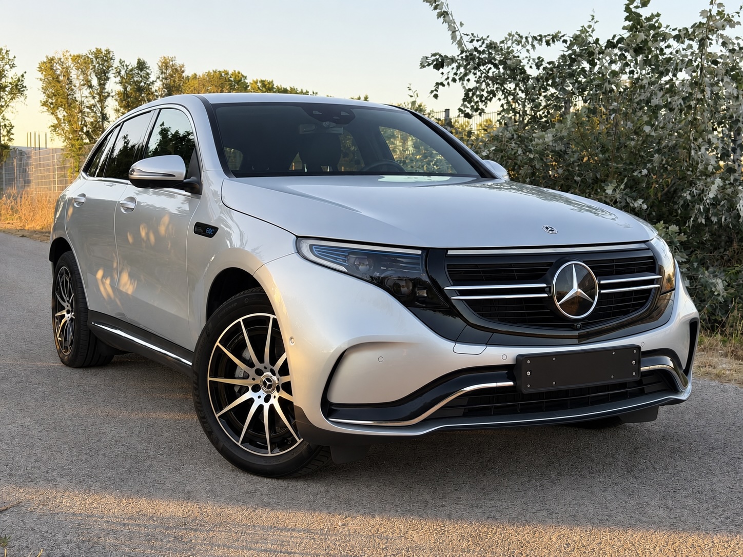 Mercedes-Benz EQC 400 4Matic AMG Line in Kalahari Gold metallic