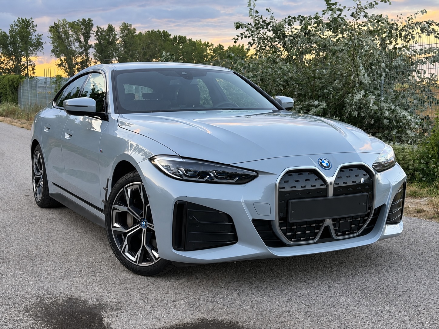 BMW i4 eDrive40 M Sport in Kalahari Gold metallic